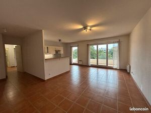 CASTI - T3 avec terrasse et garage