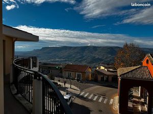 Aspremont dernier étage location meublée exceptionnelle