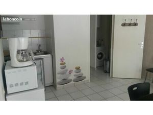 Studio meublé (34m2) avec parking proche Tram B (Hangars) 