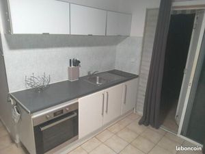 Jolie studio 22m2 en bas de villa avec piscine