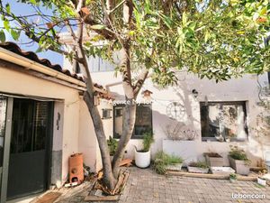 Arènes/Fontaine Lestang  Maison loft T3 style industriel de 88m2 avec patio