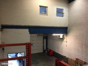 Local d'activité 267 m²