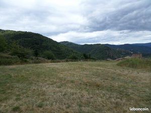 Terrain plat en Ardèche Viabilisé