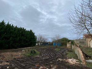 Terrain constructible au centre de Bessay sur allier