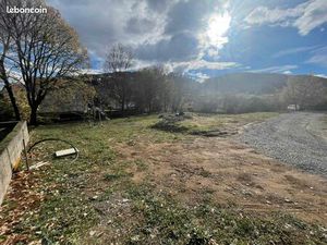 Terrain 1076m² MERCUER