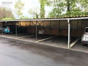 L'hiver arrive: place parking abritée à deux pas de la station RER Bures-sur-Yvette