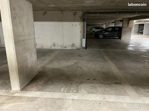 Place de parking sécurisée proche de MASSY PALAISEAU RER TGV