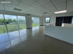 Bureaux 148 m²