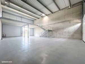 Local 267 m² Loperhet