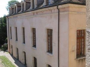 Maison de charme 220 m² – Cœur de village  calme absolu – 800 m² de jardin – 390 000