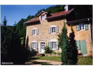 CREMIEU/Villemoirieu villa ancienneT4   calme  verdure