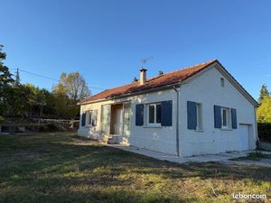 Vente maison de plain pied à rénover sur 3600 m2 de terrain