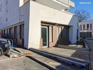 Local d'activité 91 m²