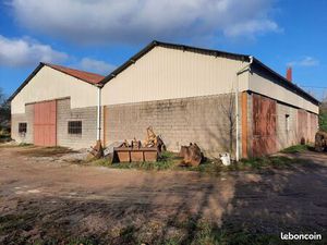 Parking/box 370 m² ARCHETTES