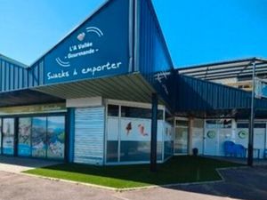 Local mur commercial + pas de porte restauration rapide