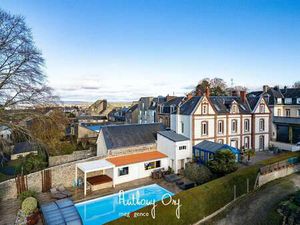Vente Maison Piscine à Vire-Normandie (14500) : à vendre Piscine / 247m² Vire-Normandie