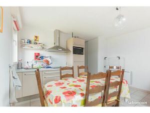 Bel appartement T3 - deux chambres - 6/8 peronnes - cellier sur pallier - 3ème et dernier 