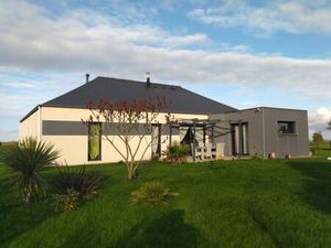 Maison de plein pied grand terrain dépendance