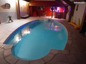 Vends grande maison avec piscine couverte