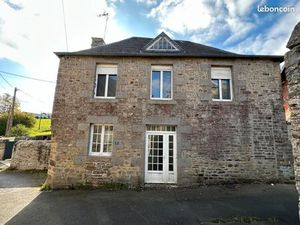 SIF002079 Maison de 2 chambres au centre du village avec abri voiture attenant