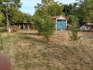 TERRAIN 650 m2 CONSTRUCTIBLE ctre bourg