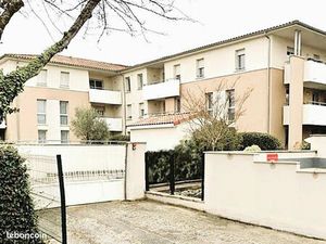 ◊T1 bis avec Terasse et Parking en TBE