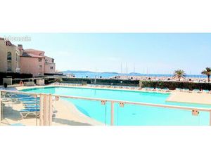 Résidence Recherchée avec sa piscine privée Bel Appartement T2 Vue Mer Panoramique