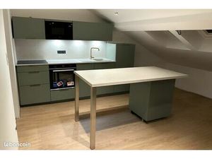 T2 mansardé traversant - entièrement rénové - Dernier étage - Rue Chomel