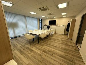 Bureau 411 m²