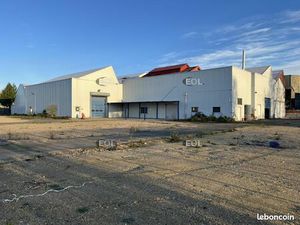 Local industriel 1 500 m²
