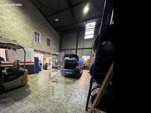 Local industriel 370 m²