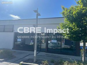 Local commercial 180 m²