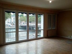 Local commercial 72 m² Laval
