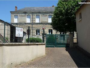 Ancienne école à vendre : un lieu chargé d'histoire à réinventer