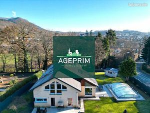 Maison 7 pièces 242 m²