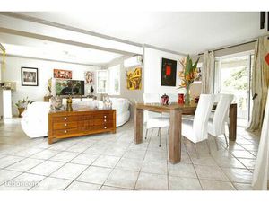 Villa 8 pièces 210 m²