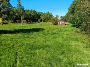 Vend terrain 1652 m2 dont 812 constructible