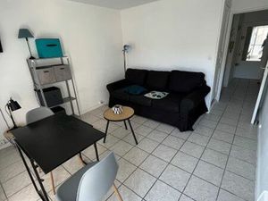 Studio avec balcon vendu loué Nîmes proche Lycée Albert Camus et Jardins de la Fontaine
