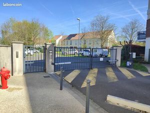 Parking sécurisé par portail télécommandé