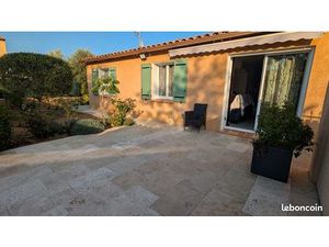 Villa Brignoles de plein pied 90m2 avec garage 24m2 et carport dans secteur recherché