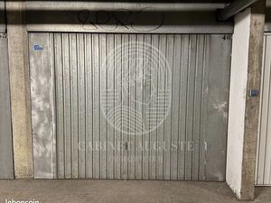 Parking/box 15 m² Nîmes
