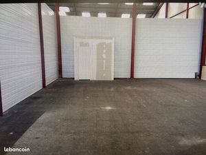 Local d'Activités 182 m² GERGY