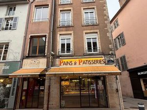 Ensemble de 3 locaux loués 10% - MACON CENTRE rue Carnot