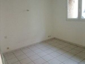 Maison Lézignan corbières sur av commerçante