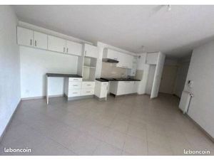 Particulier vend T3 65 m²  Balcon sans vis-à-vis  Résidence calme