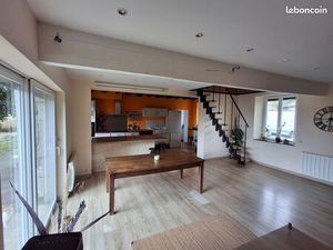 Propriété restaurée avec dépendances + 5000 m2