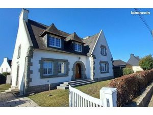 Maison néo-bretonne de 188 m2 située à Landivisiau