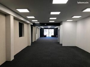 Local Commercial à louer - Zone Commerciale de La Ponétie - Aurillac