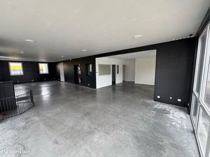 Local commercial 150m2 avec parking