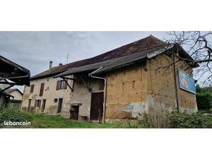 Ancienne ferme en pisé à rénover